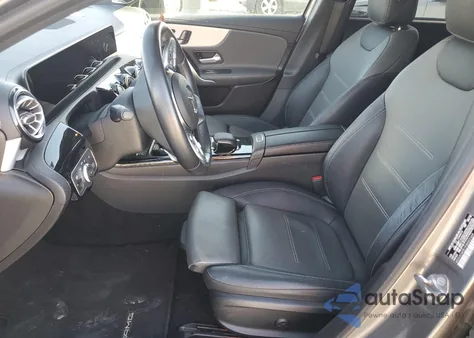 2019 Mercedes-Benz A 220 z USA, uszkodzony, nr VIN WDD3G4EB1KW002369